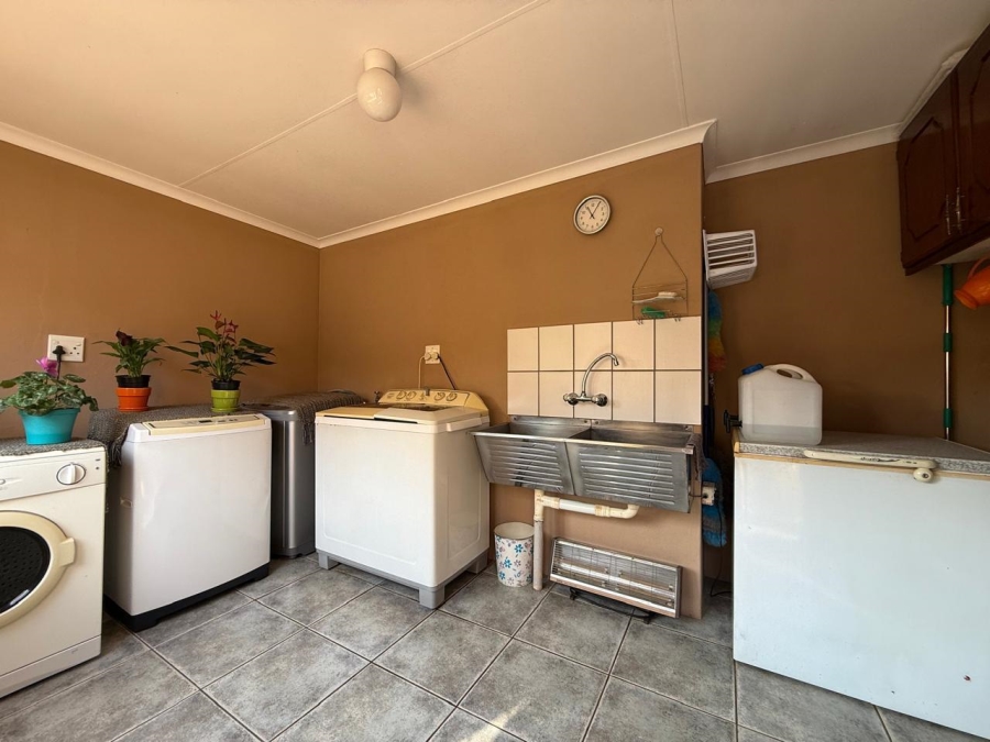 4 Bedroom Property for Sale in Geelhoutpark North West